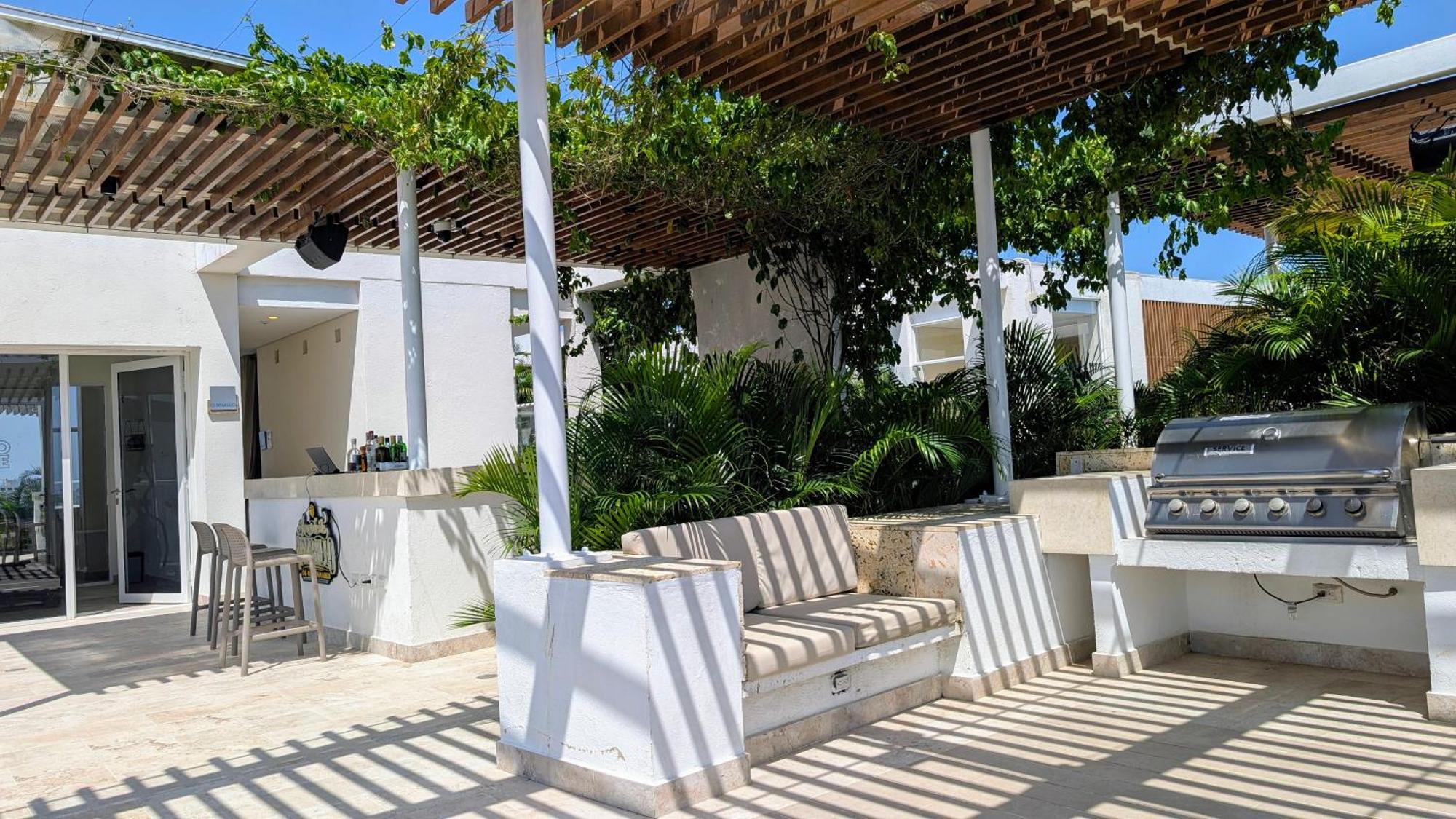 Piscinas Con Vista Increible, Bar, Musica Y Playa * Cartagena