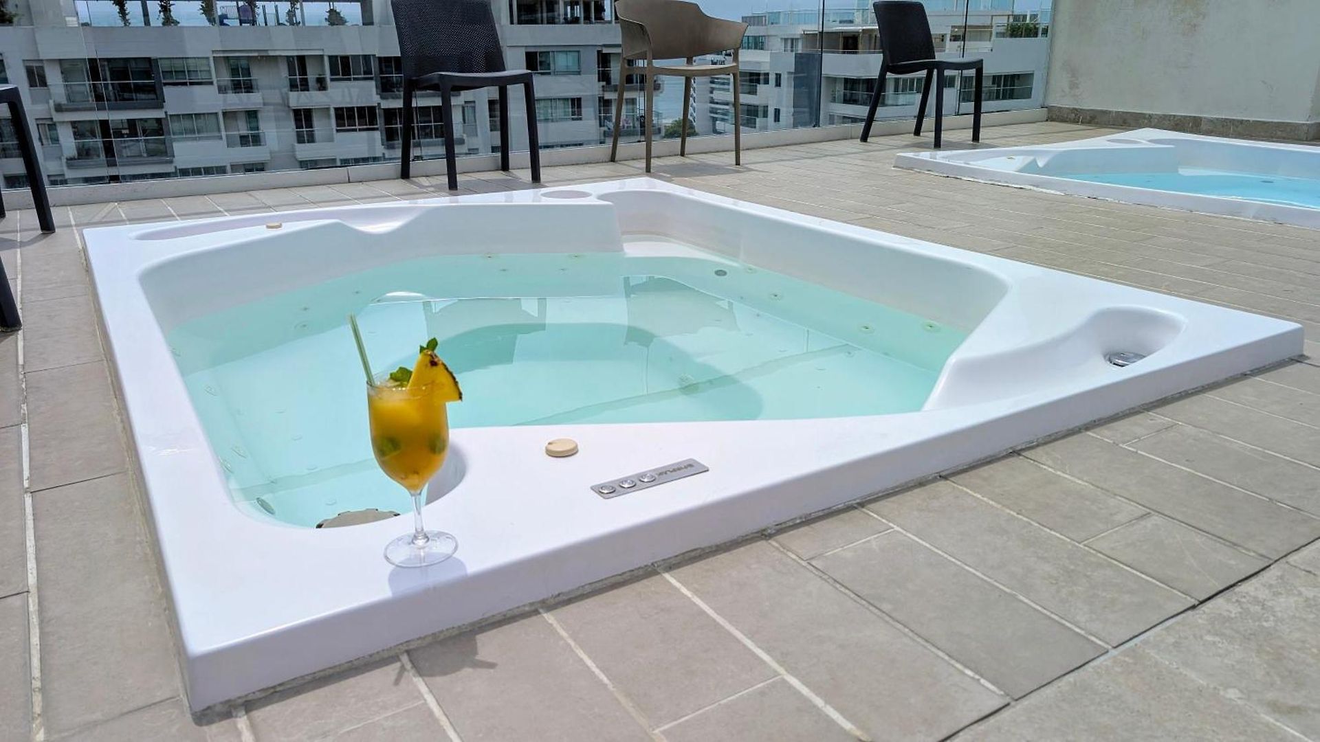 Apartamento Piscinas Con Vista Increible, Bar, Música Y Playa *