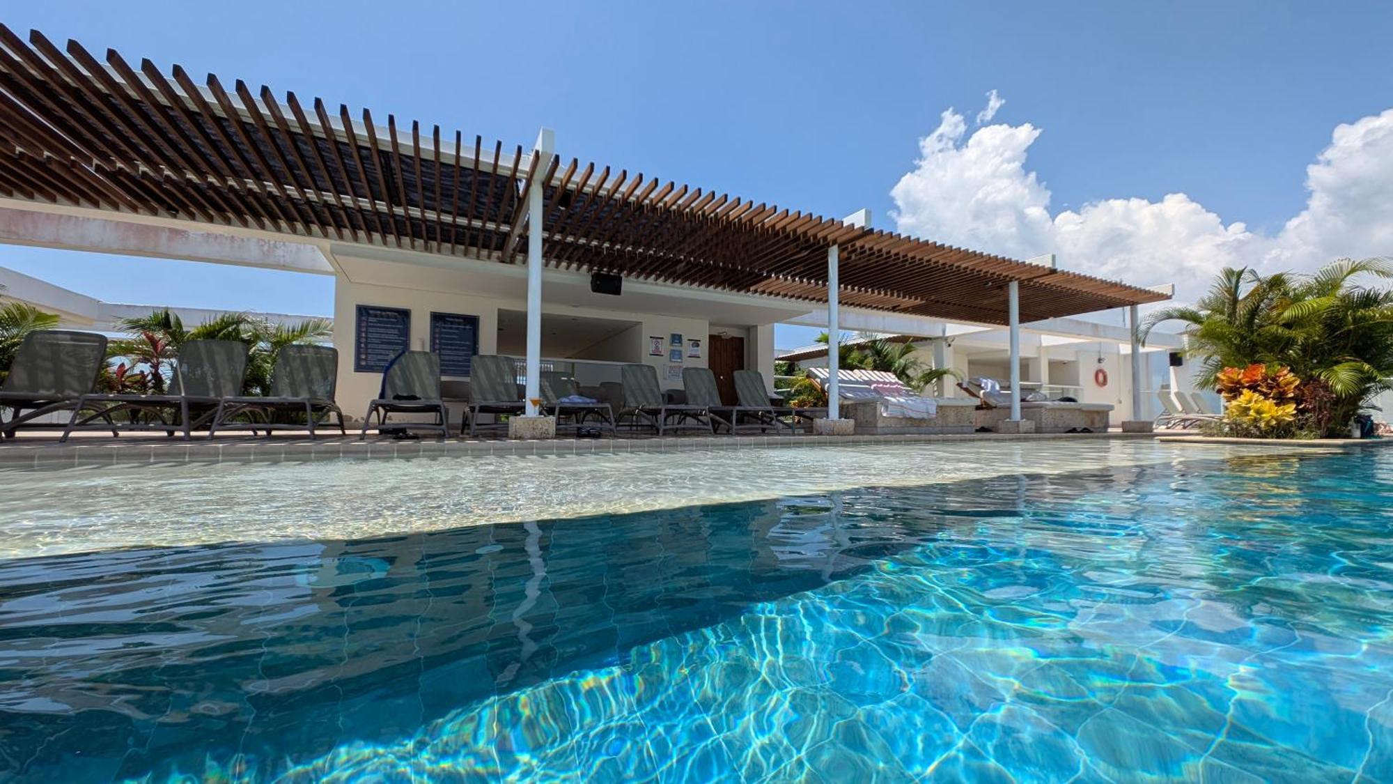 Piscinas Con Vista Increible, Bar, Música Y Playa *